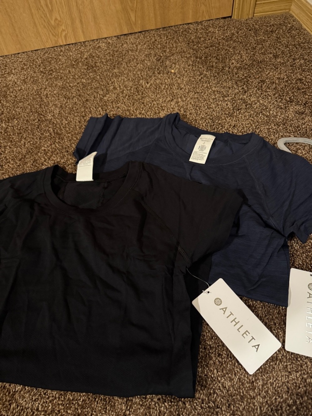 Athleta women’s Short-Sleeve Performance Tee - Black & Navy two tops!